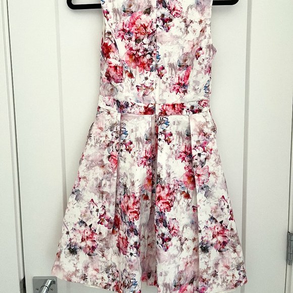 Dresses from Club Monaco, Ever New, Brooks Brothers and BR - Picture 2 of 16